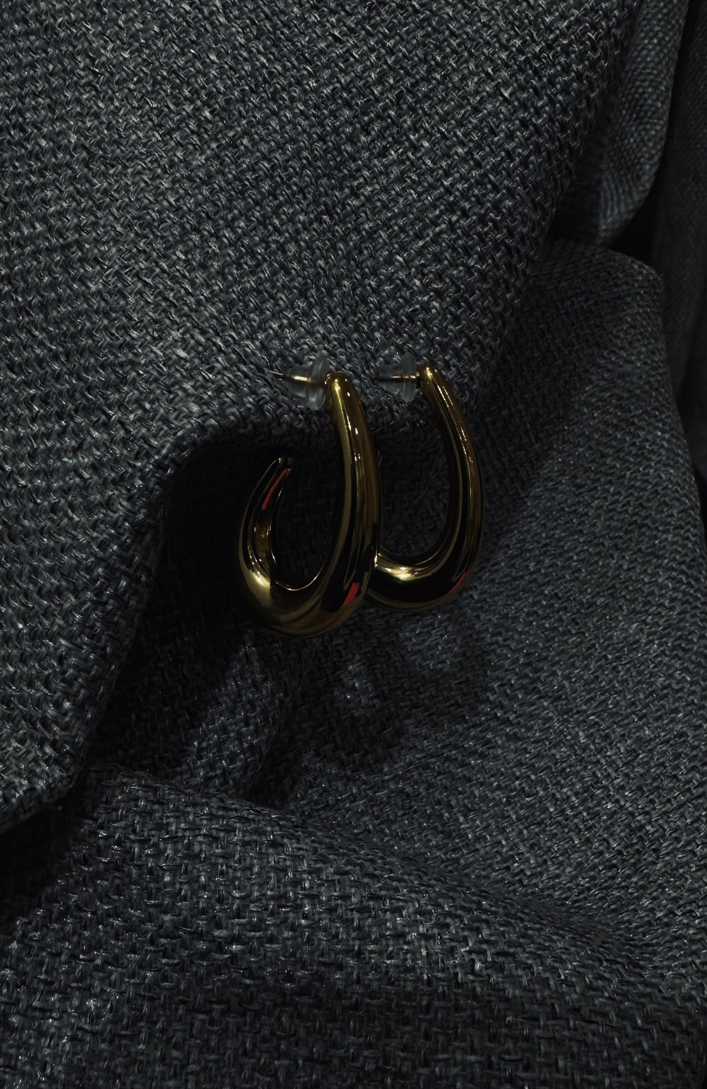 Bold Minimal Gold Hoop Earrings – Modern & Luxe