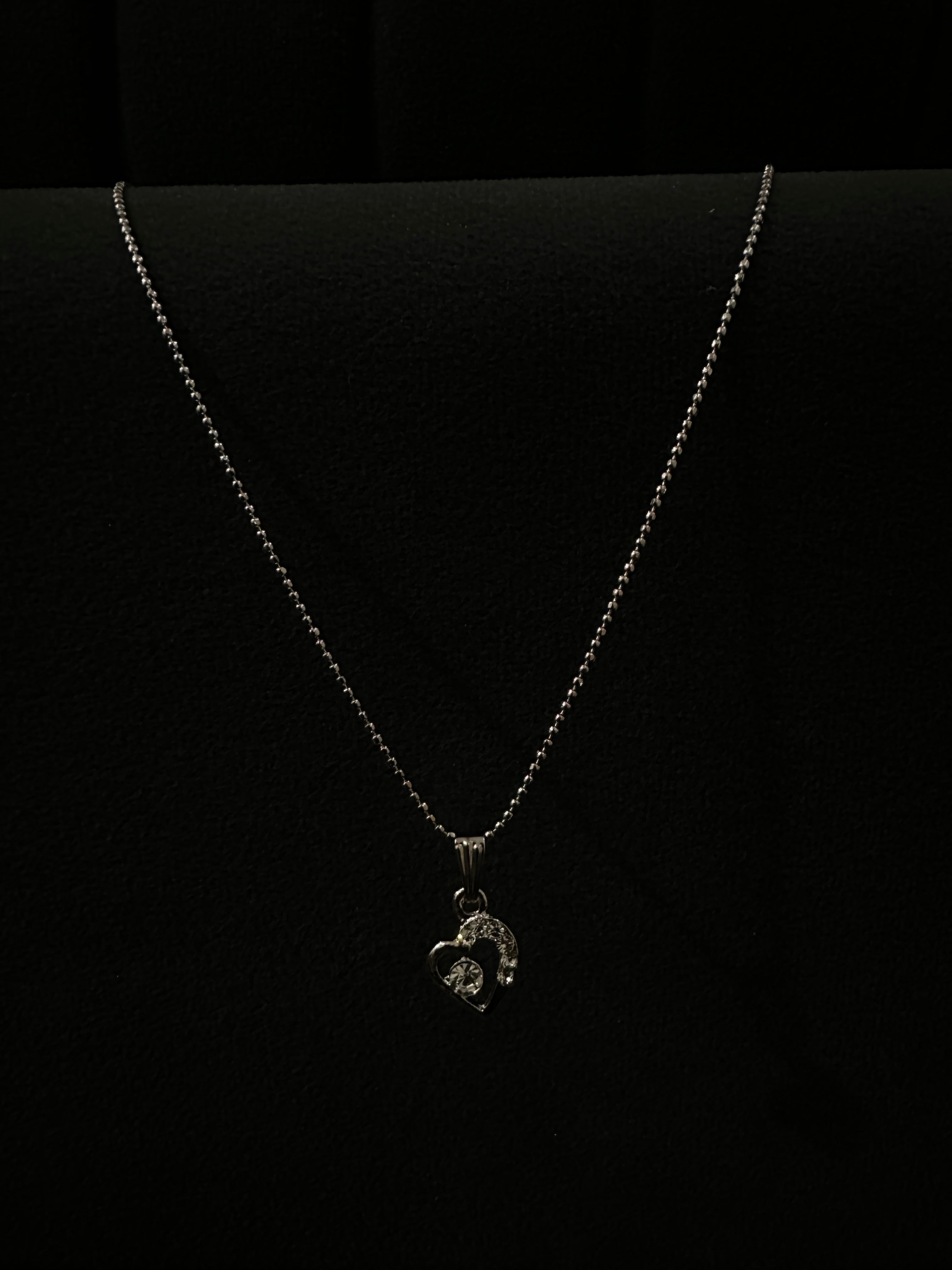 Eternal Love Silver Heart Pendant – Graceful & Meaningful