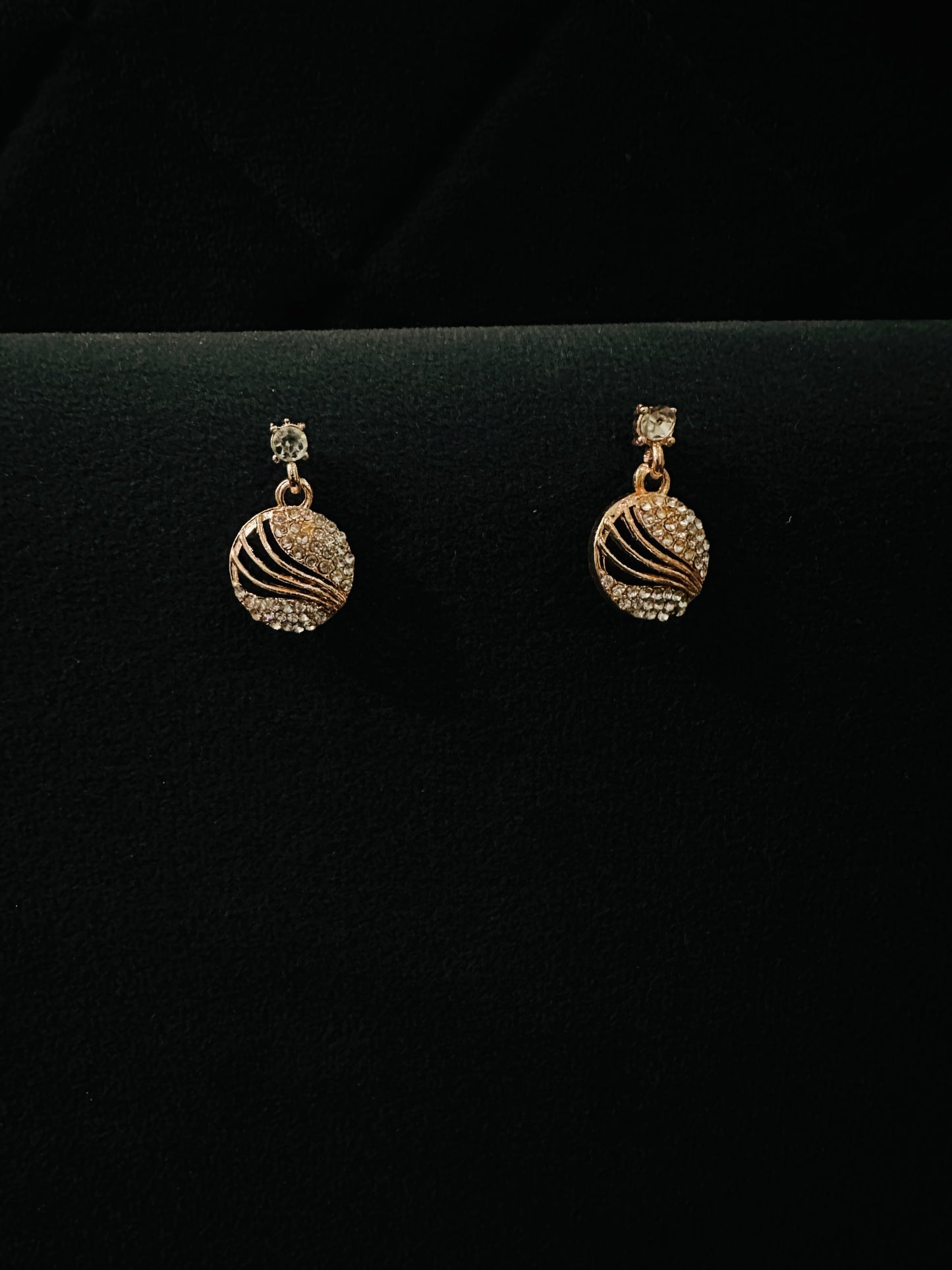 β¨ Golden Gleam β Circle Radiance Jewelry Set