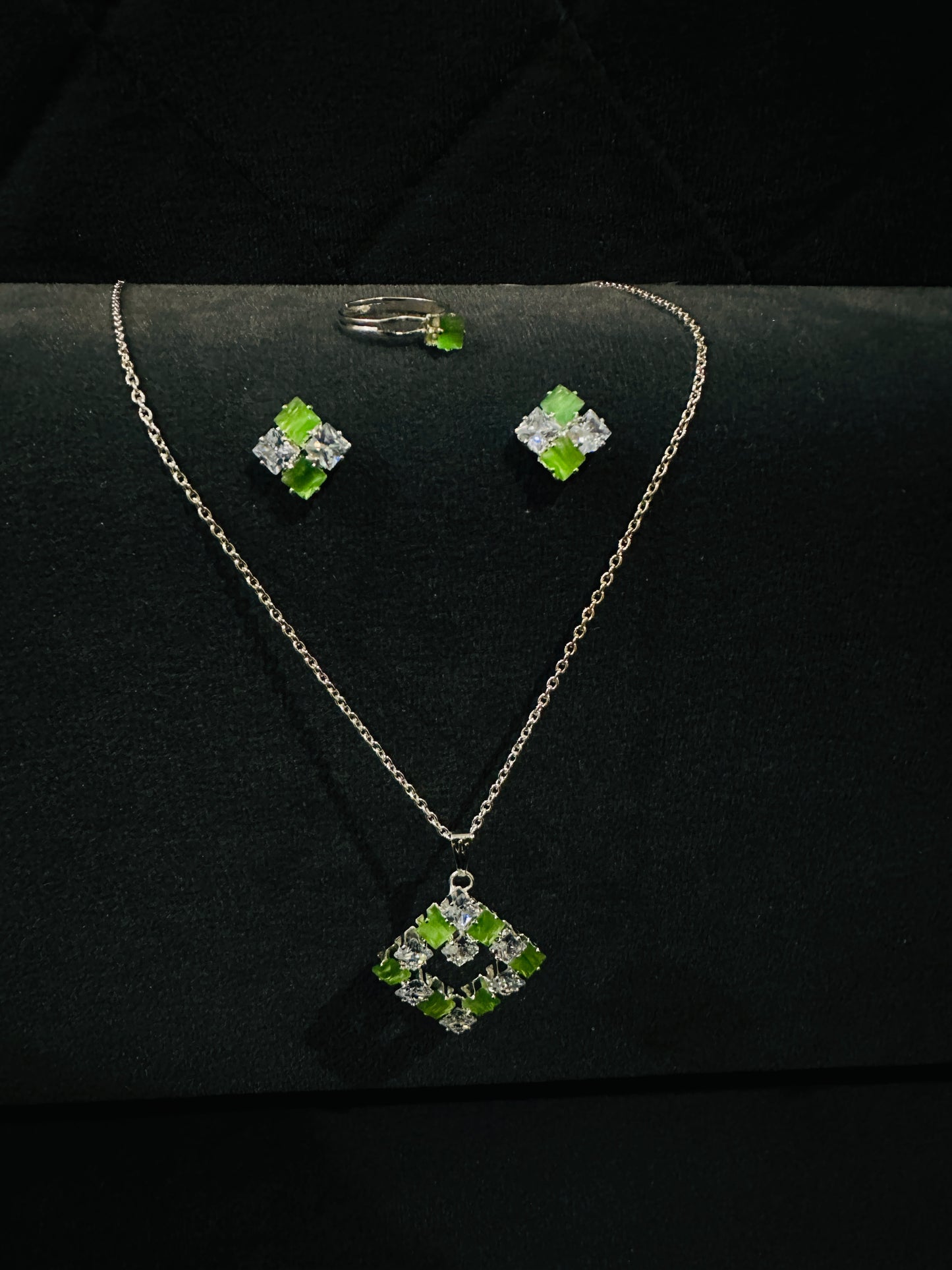 π Peach Blossom Set β Sparkle in Every Detail