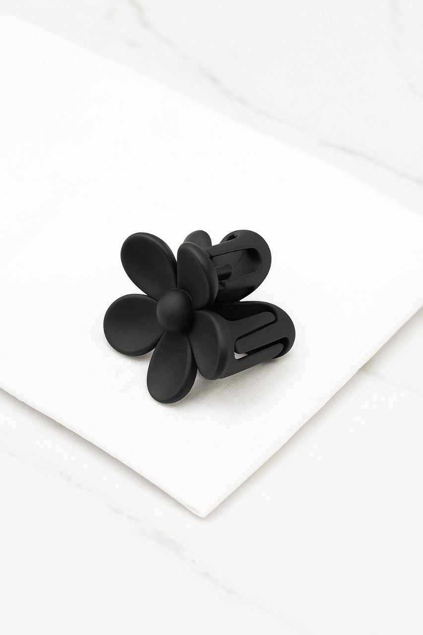 🖤 Noir Bloom – Matte Flower Hair Claw