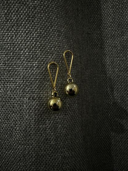 Elegant Gold Drop Earrings – Minimalist Chic