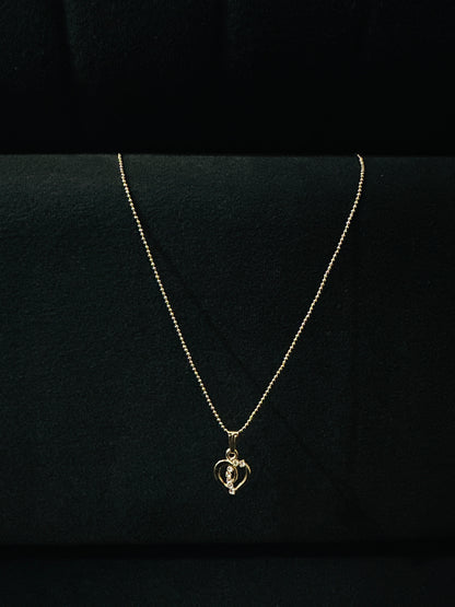 Radiant Heart Gold Pendant Necklace – Elegant & Timeless