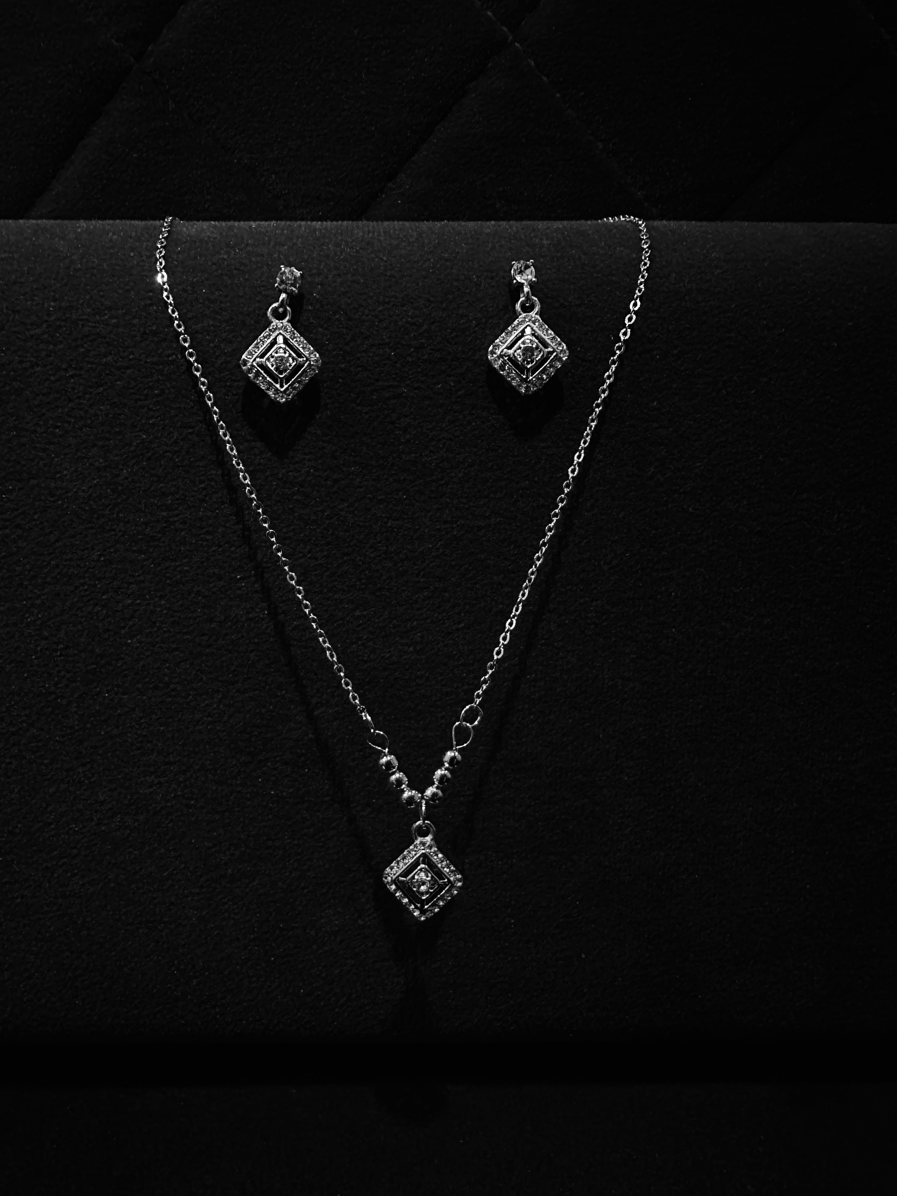 🖤 Midnight Mirage – Square Elegance Jewelry Set