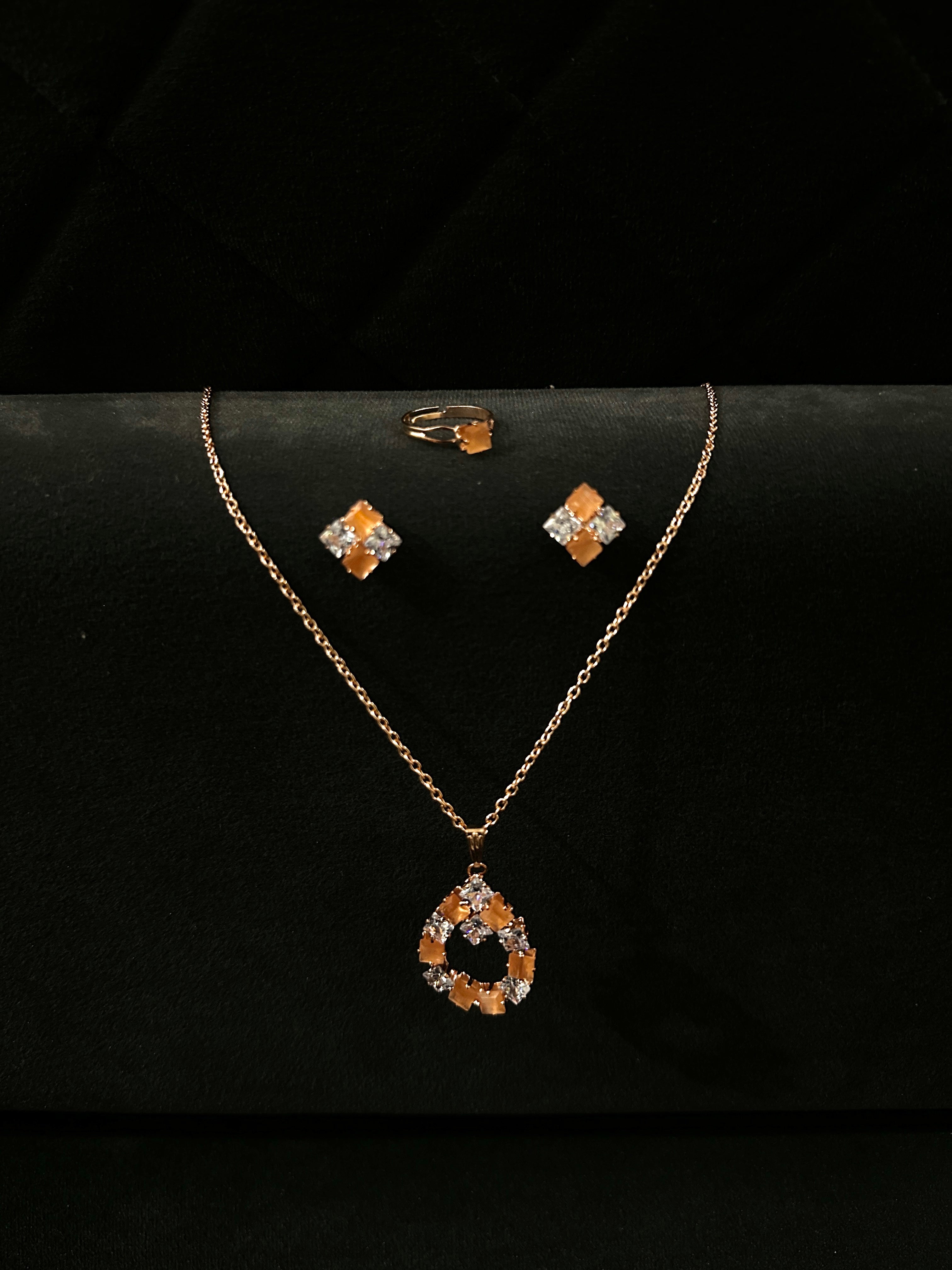 🍑 Peach Blossom Set – Sparkle in Every Detail