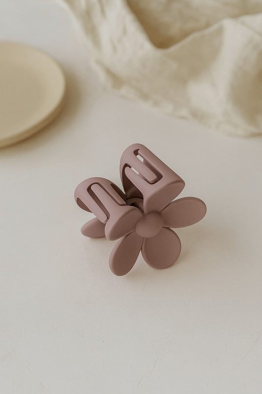 🌸 Blush Cocoa – Matte Flower Hair Claw