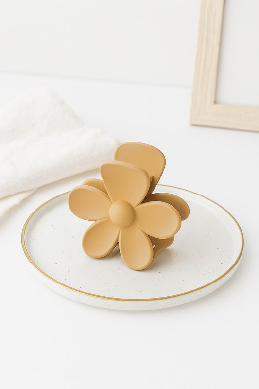 💛 Sunbeam Bloom – Matte Flower Hair Claw
