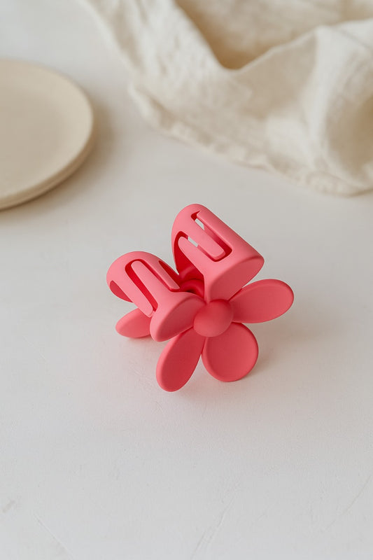 🌺 Coral Crush – Matte Flower Hair Claw